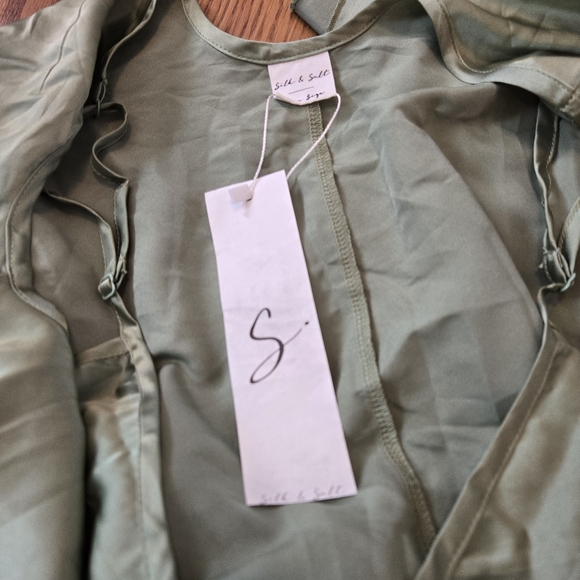 Silk & Salt Go With The Flow Maxi Dress Satin Flowy Boho Enchanting Green NEW - Picture 8 of 8